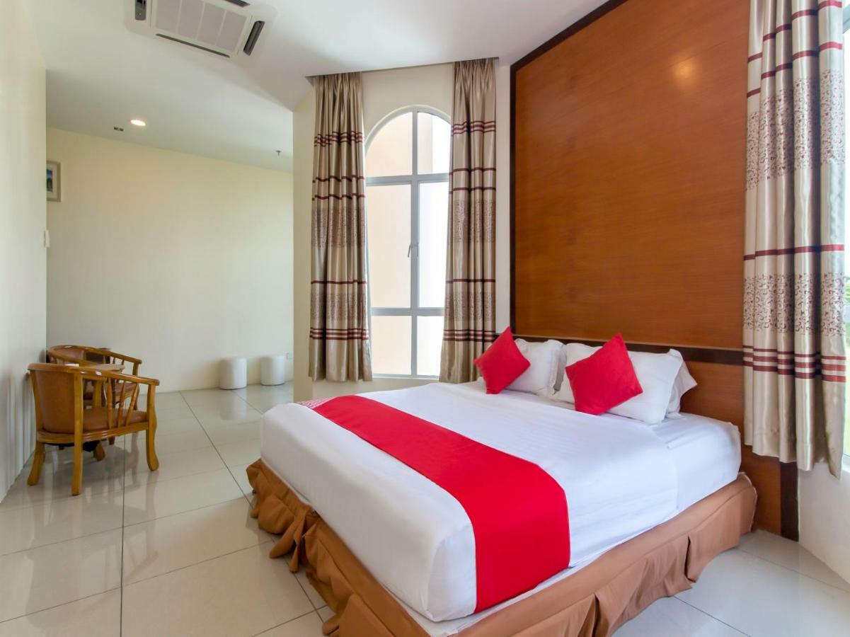 Oyo 776 Fame Hotel Σερεμπάν Εξωτερικό φωτογραφία