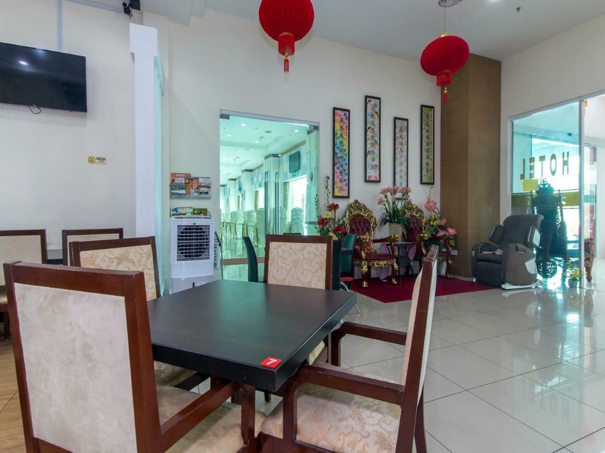 Oyo 776 Fame Hotel Σερεμπάν Εξωτερικό φωτογραφία