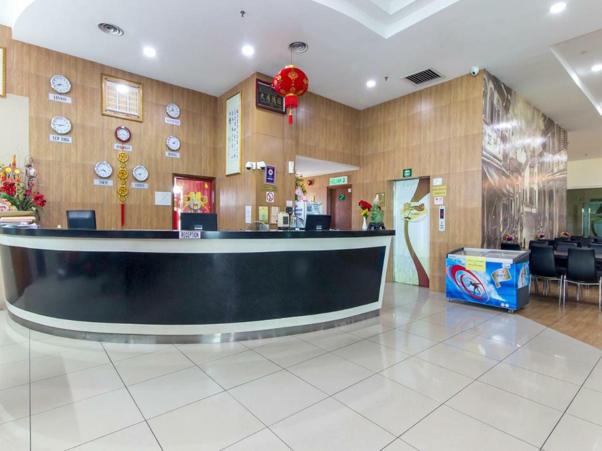 Oyo 776 Fame Hotel Σερεμπάν Εξωτερικό φωτογραφία