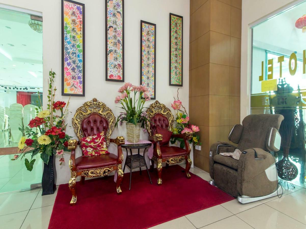 Oyo 776 Fame Hotel Σερεμπάν Εξωτερικό φωτογραφία