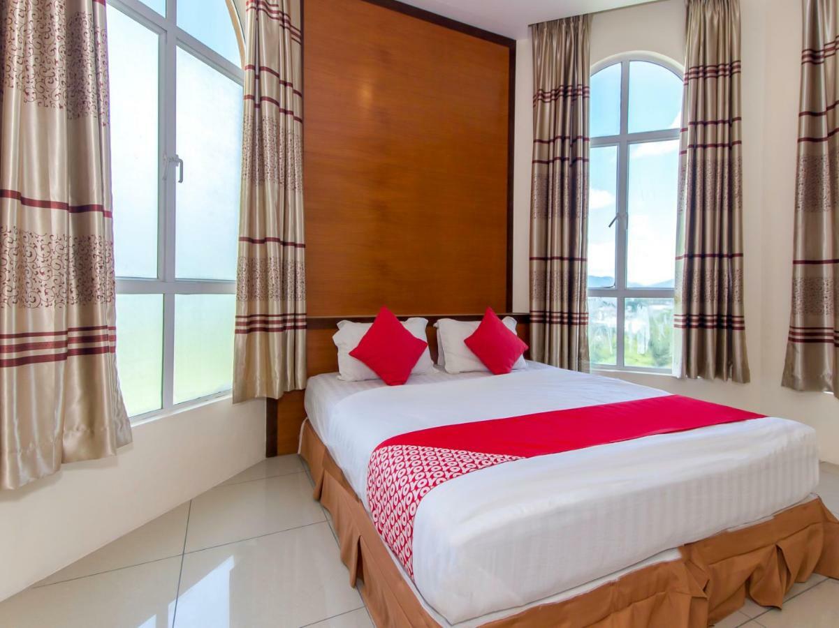 Oyo 776 Fame Hotel Σερεμπάν Εξωτερικό φωτογραφία