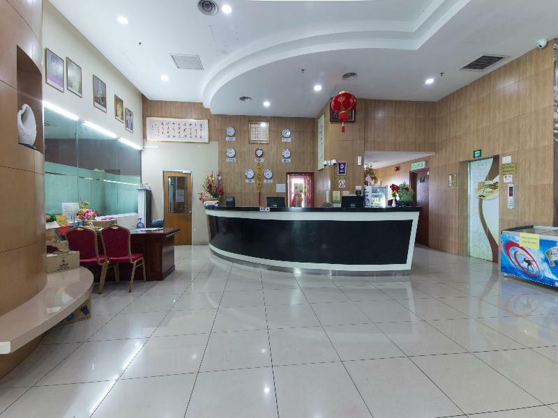 Oyo 776 Fame Hotel Σερεμπάν Εξωτερικό φωτογραφία