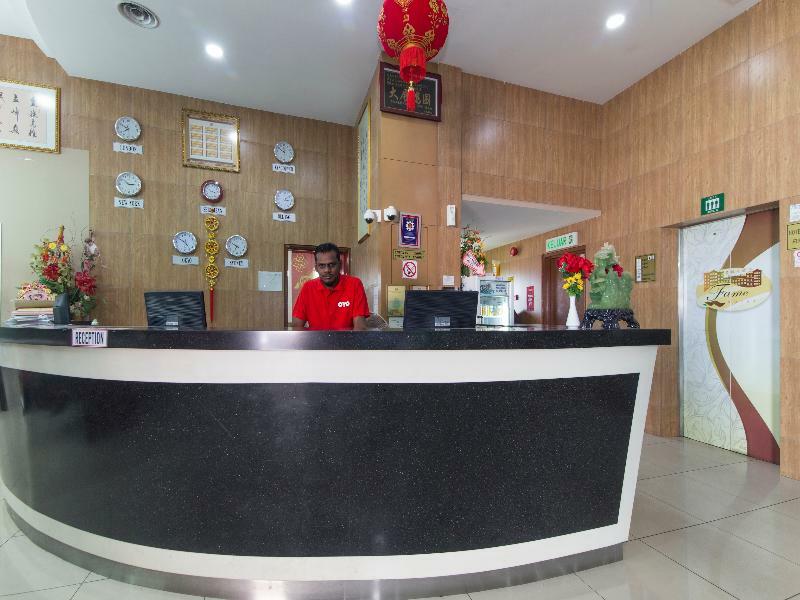 Oyo 776 Fame Hotel Σερεμπάν Εξωτερικό φωτογραφία
