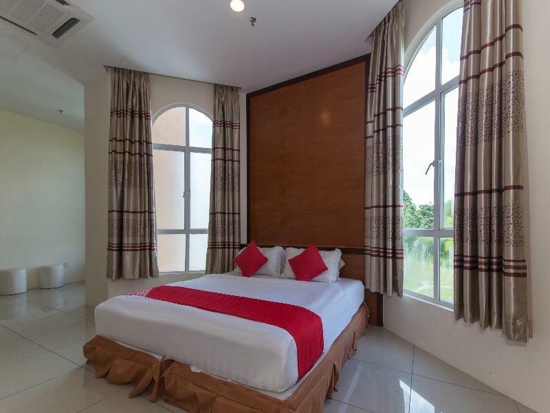 Oyo 776 Fame Hotel Σερεμπάν Εξωτερικό φωτογραφία