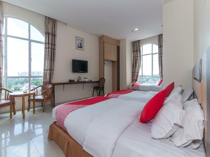 Oyo 776 Fame Hotel Σερεμπάν Εξωτερικό φωτογραφία