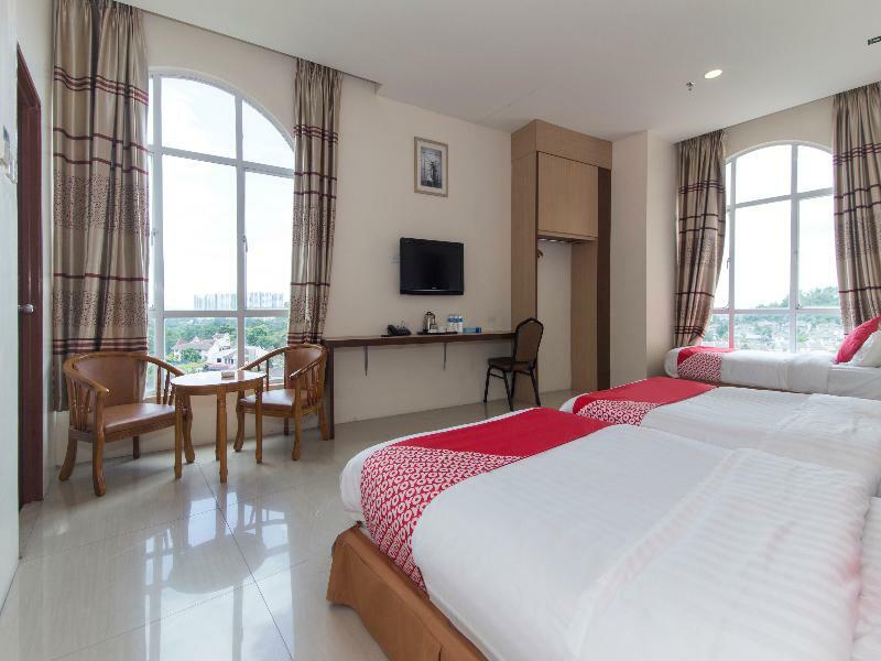 Oyo 776 Fame Hotel Σερεμπάν Εξωτερικό φωτογραφία